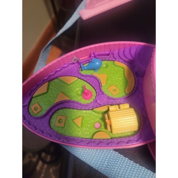 2019 Polly Pocket 2-in-1 Theme Park Crossbody Playset with 4 Dolls/Cars - Picture 13 of 16